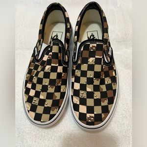 Vans Camo unisex checkered slip on sneakers. Women’s size 6.5/men’s size 5